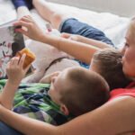 Familienzeit im Herbst: Gemütliche Ideen für regnerische Sonntage